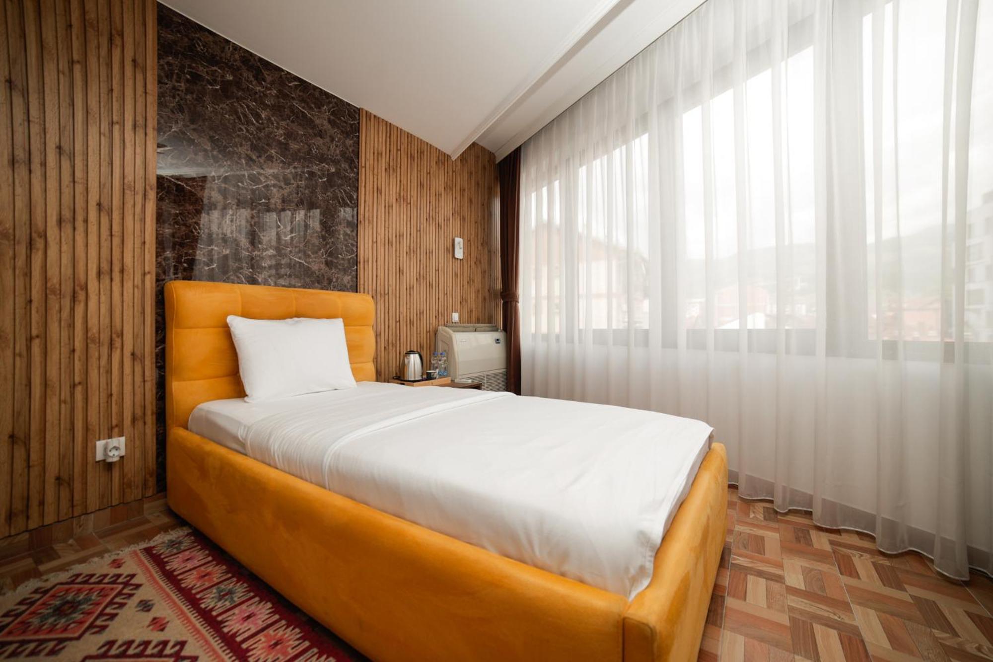 Hotel Denis Prizren Eksteriør bilde