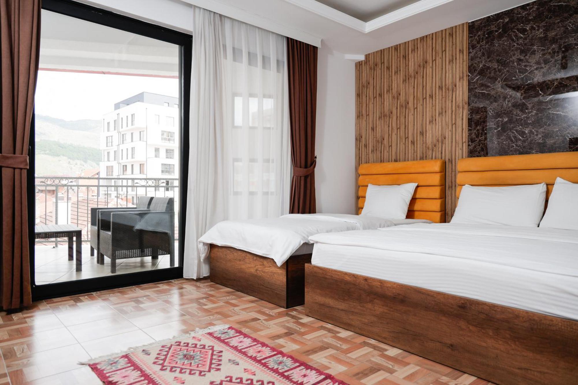Hotel Denis Prizren Eksteriør bilde